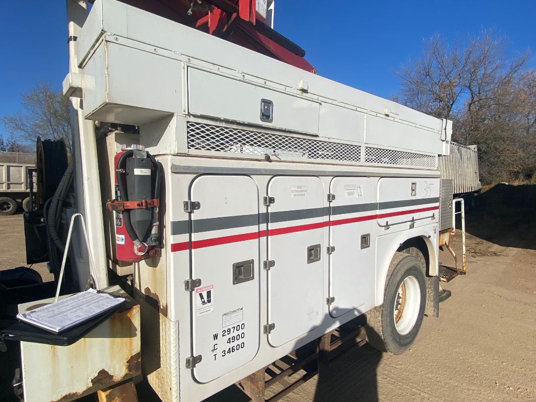 2004 GMC T7500 - Image 27